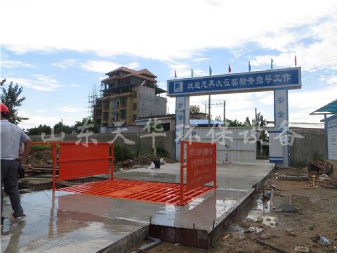 點擊查看詳細信息<br>標題：標準100T做基礎(chǔ)洗車機 閱讀次數(shù)：5674